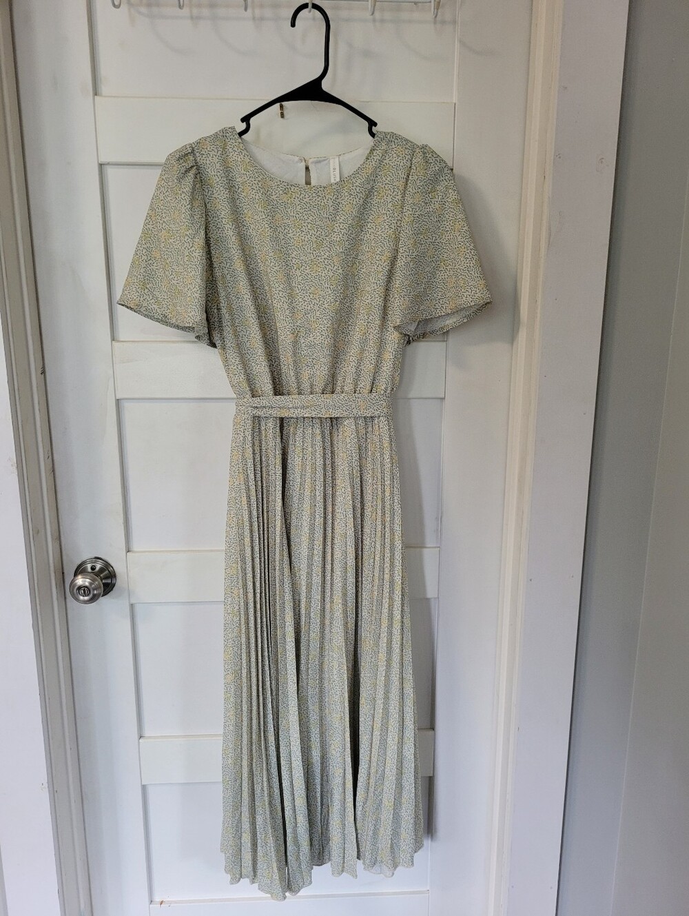 Light Floral Pleated Midi Dress in Soft Yellow and Blue